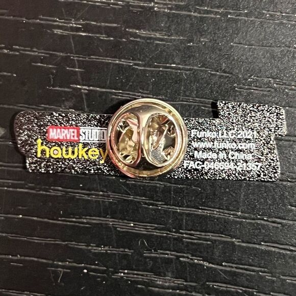 Funko POP! Marvel Collector Corps “Hawkeye” Trust a Bro Moving Company Pin - Picture 2 of 4